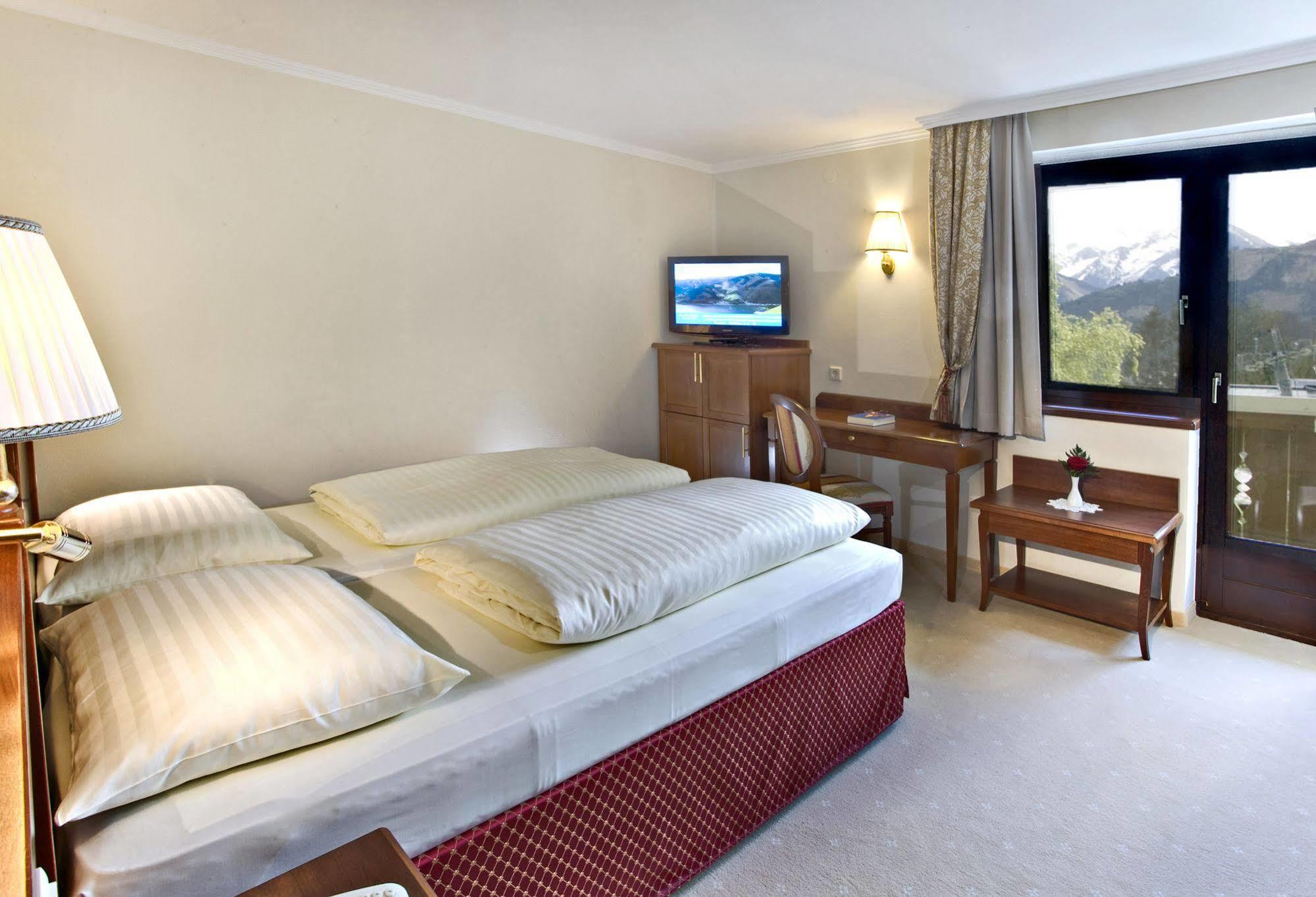 Hotel Berner Цел ам Зее Екстериор снимка