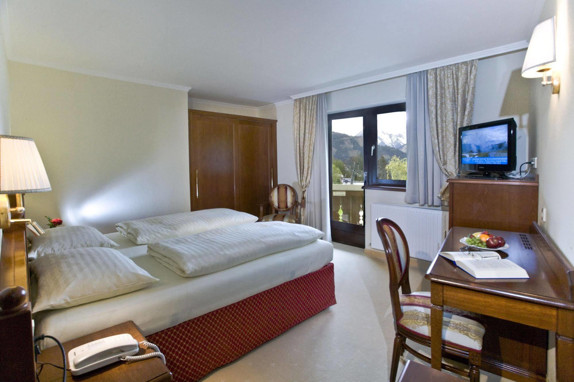 Hotel Berner Цел ам Зее Екстериор снимка
