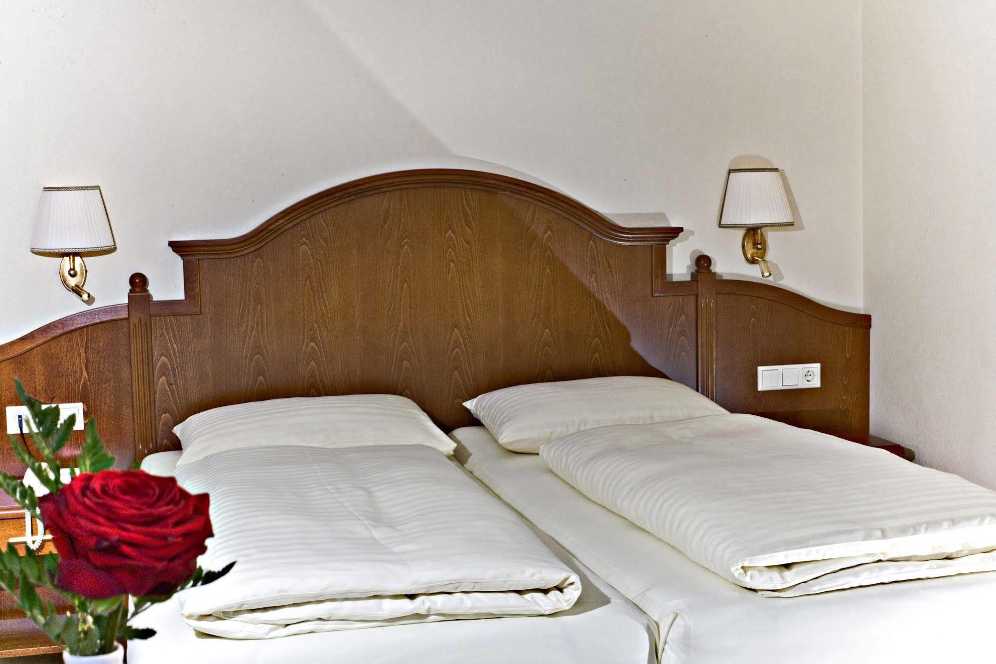 Hotel Berner Цел ам Зее Екстериор снимка